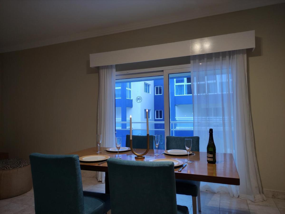 Chic Beachfront Apartment - Private Beach Access プンタ・カナ エクステリア 写真
