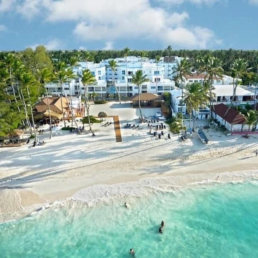 Chic Beachfront Apartment - Private Beach Access プンタ・カナ エクステリア 写真