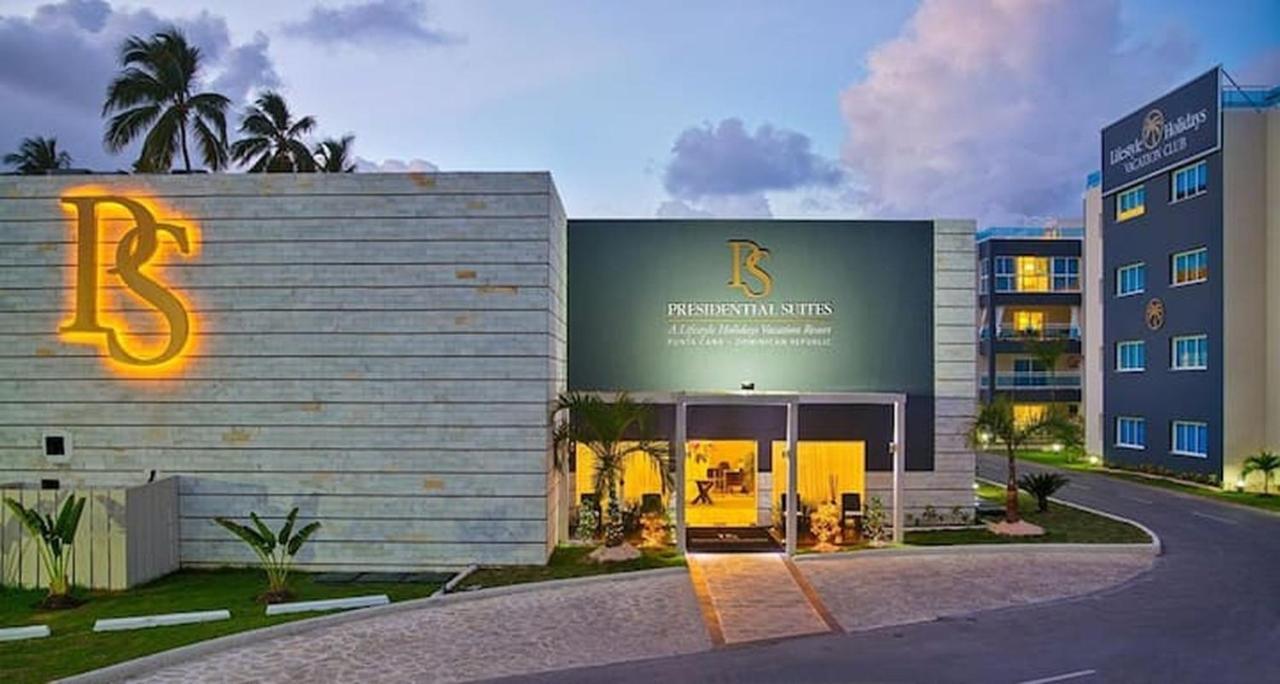 Chic Beachfront Apartment - Private Beach Access プンタ・カナ エクステリア 写真