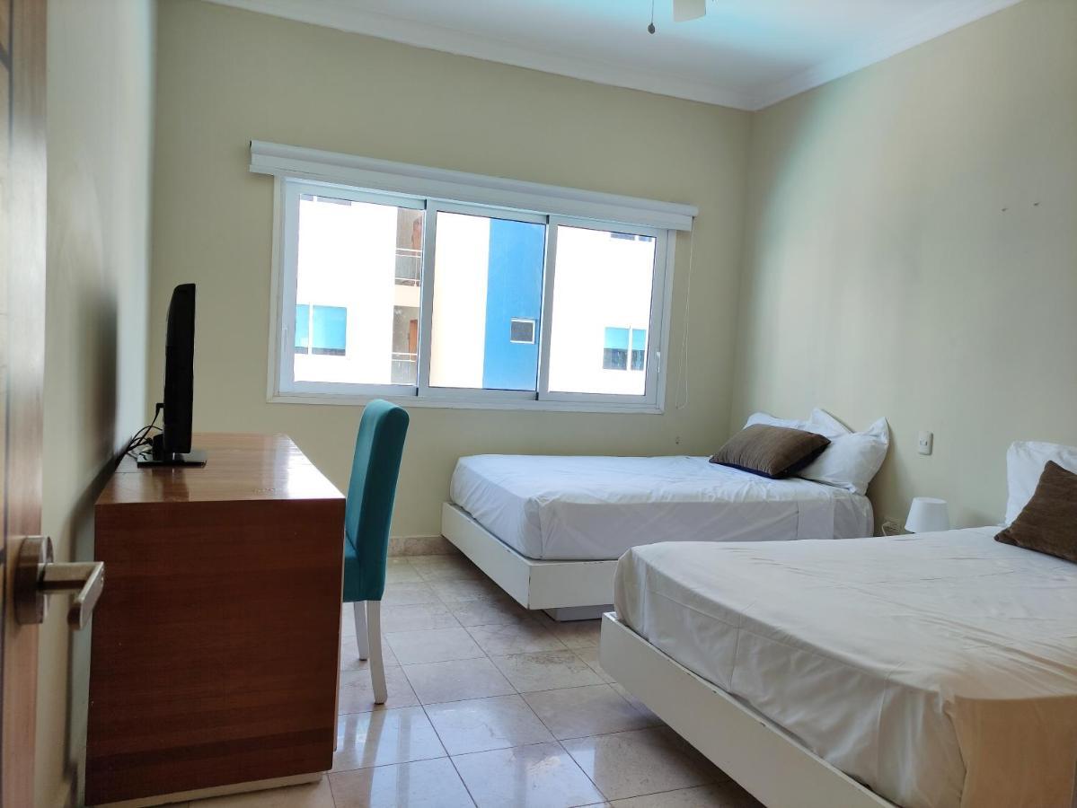 Chic Beachfront Apartment - Private Beach Access プンタ・カナ エクステリア 写真
