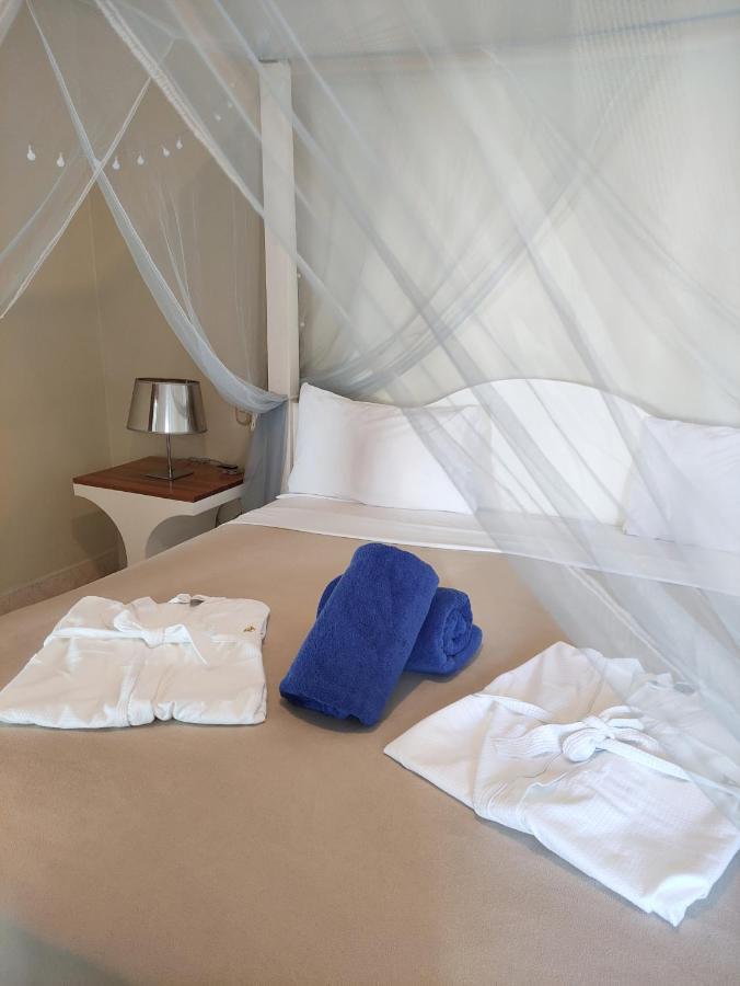 Chic Beachfront Apartment - Private Beach Access プンタ・カナ エクステリア 写真