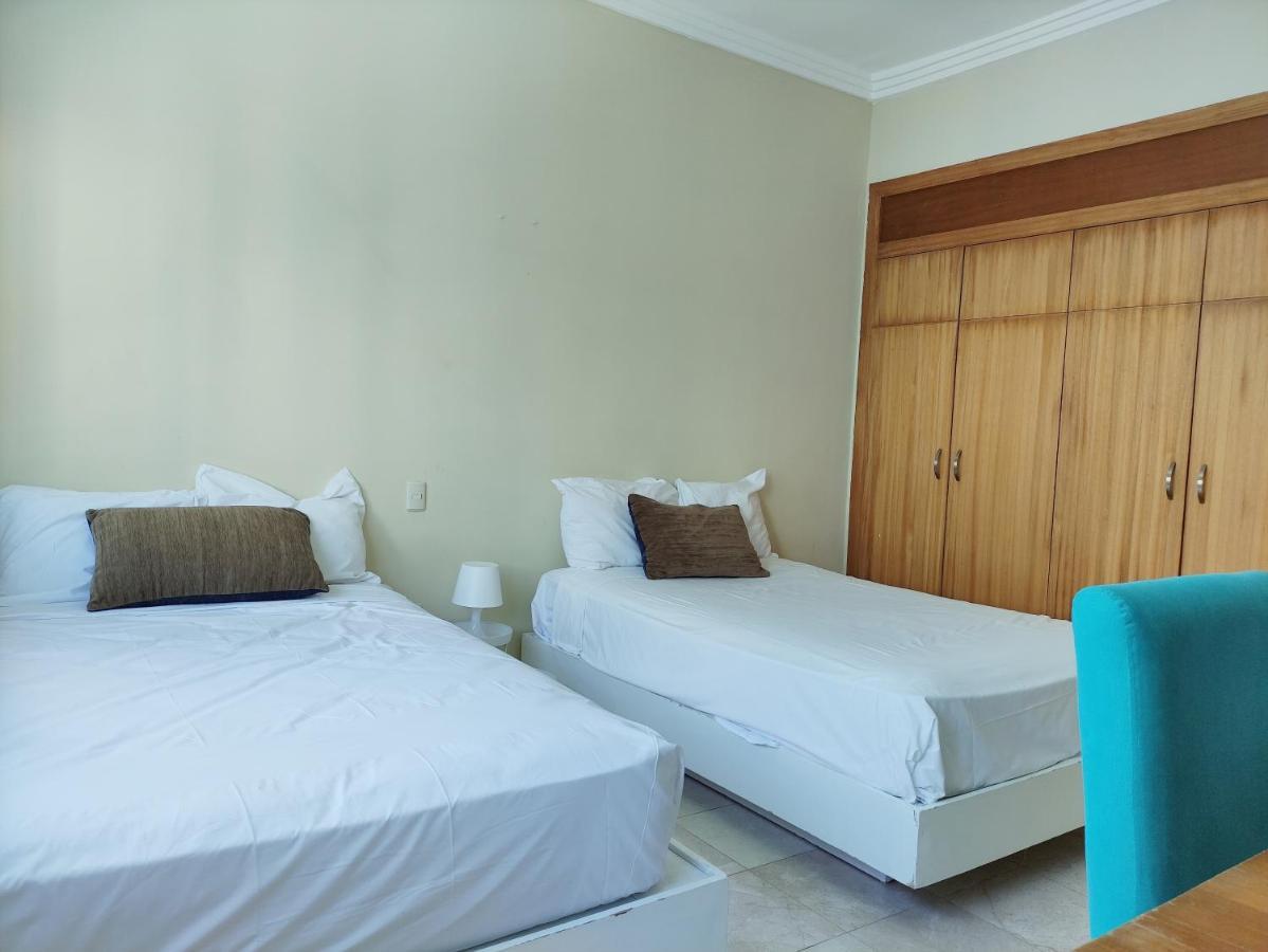 Chic Beachfront Apartment - Private Beach Access プンタ・カナ エクステリア 写真